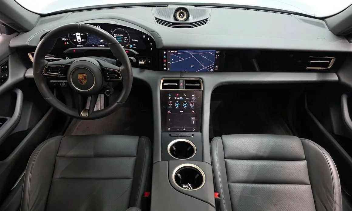 Porsche Taycan 2021 из KR, фото 10