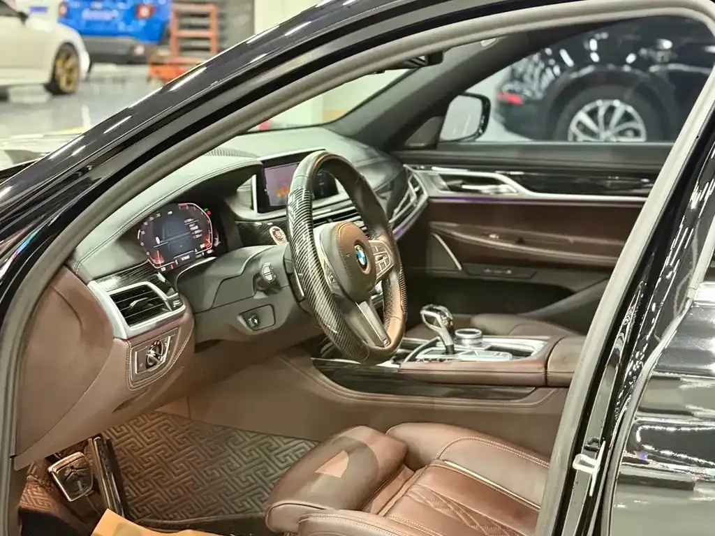 BMW 7 Series 2021 из CN, фото 7