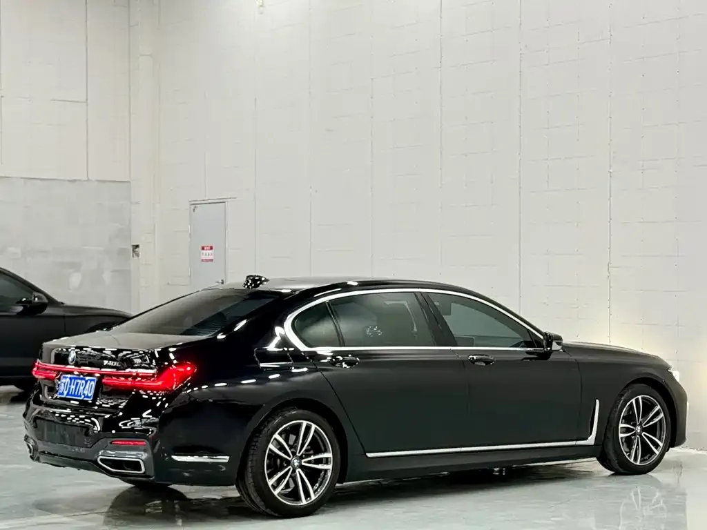 BMW 7 Series 2021 из CN, фото 2