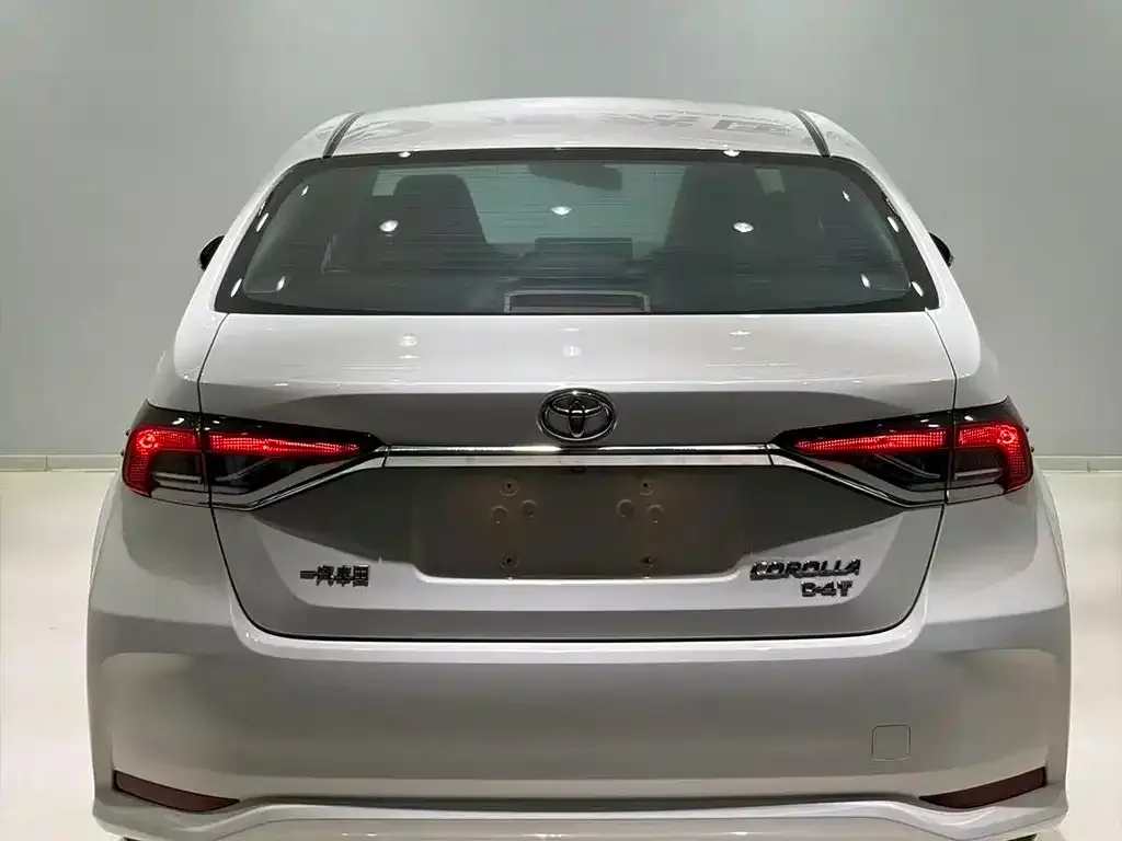 Toyota Corolla — фото 10