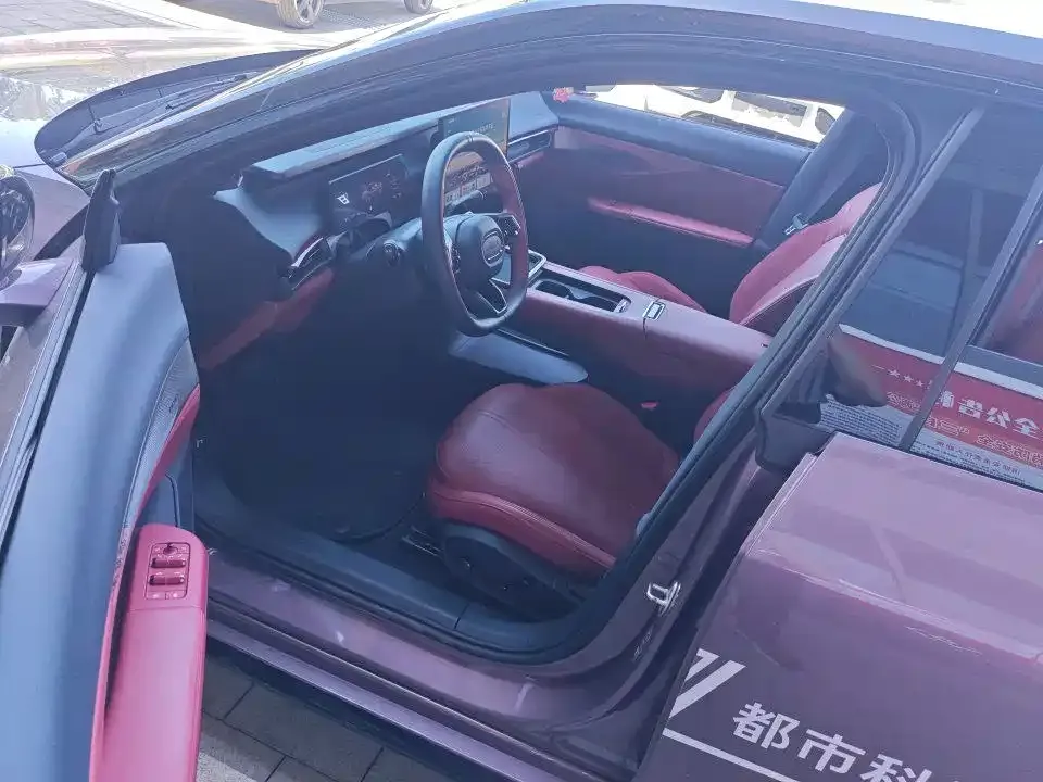Lynk & Co 07 EM-P — фото 3