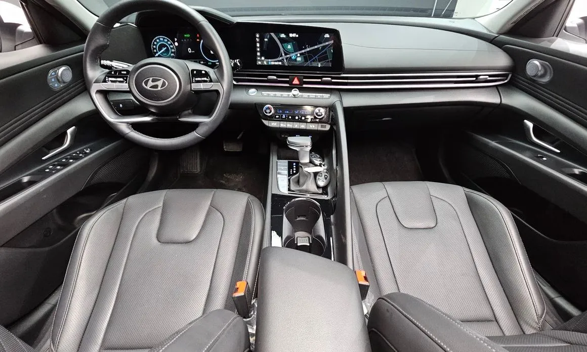 Hyundai AVANTE — фото 3