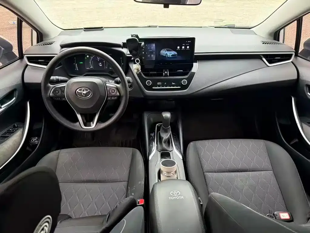 Toyota Corolla — фото 3