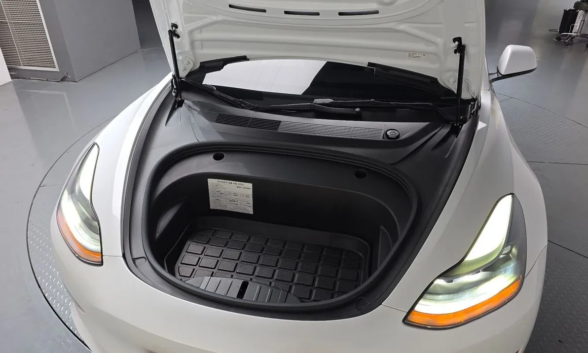 Tesla Model 3 — фото 10