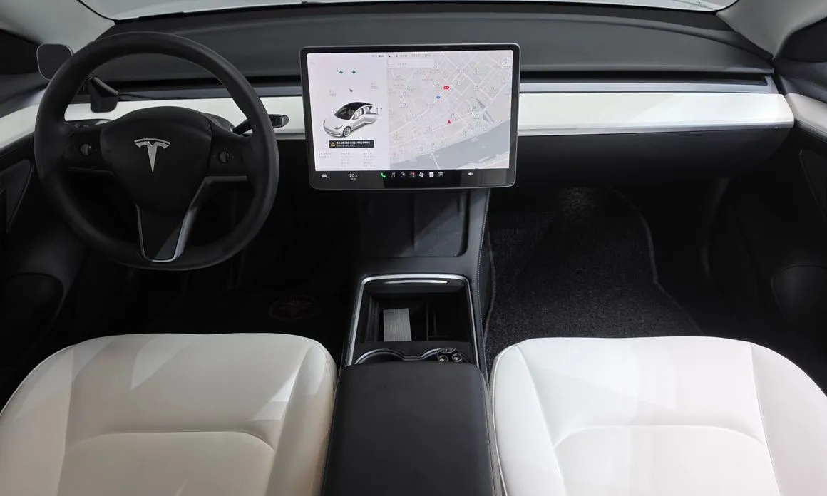 Tesla Model 3 — фото 3