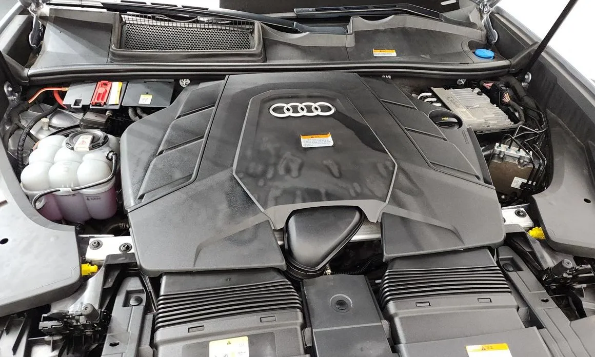 Audi Q8 — фото 6