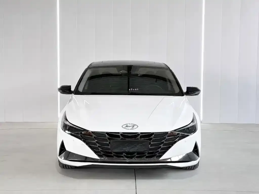 Hyundai Elantra — фото 2