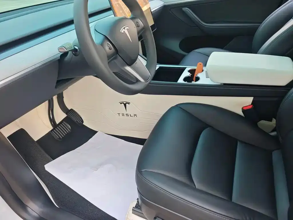 Tesla Model Y — фото 2