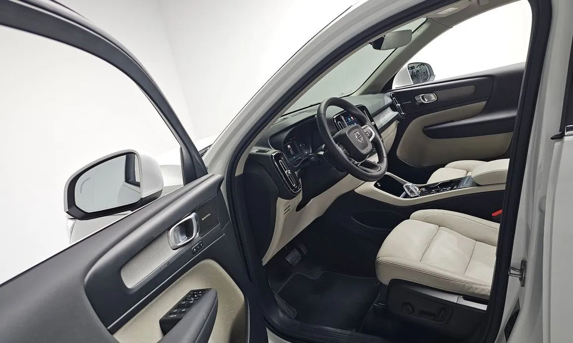 Volvo XC40 2024 из KR, фото 8