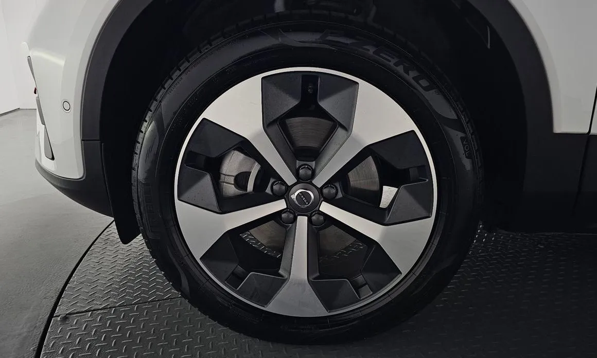 Volvo XC40 2024 из KR, фото 10