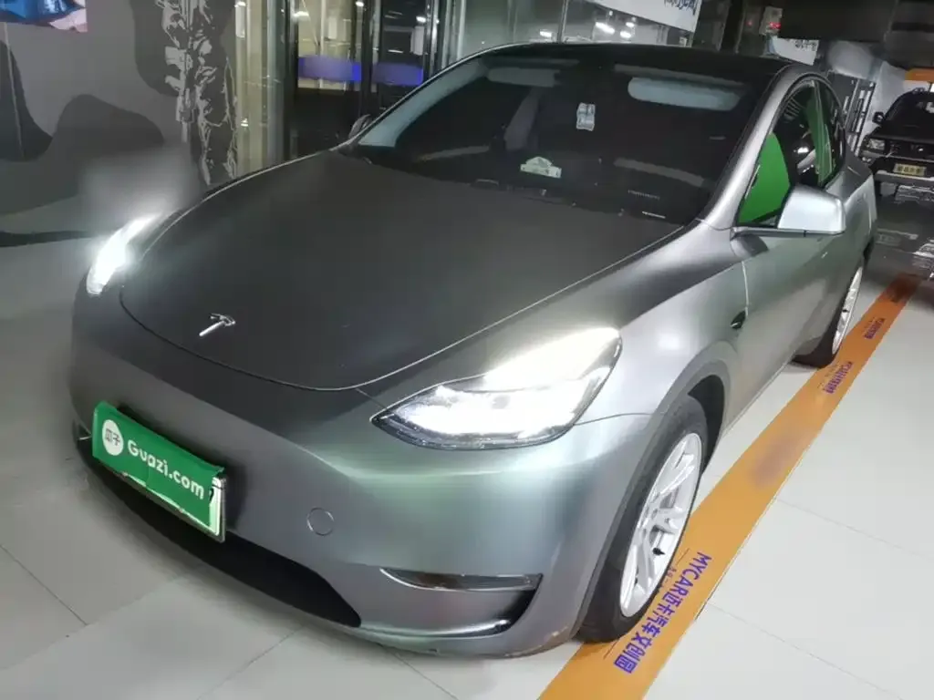 Tesla Model Y — фото 1