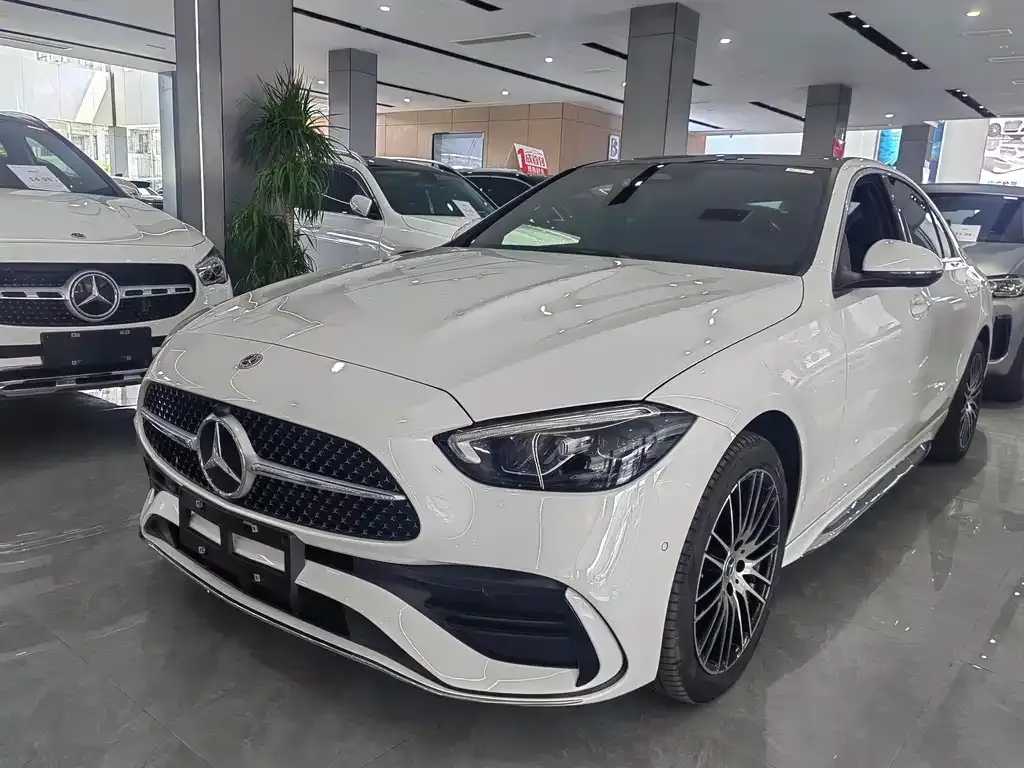 Mercedes-Benz C-Class — фото 1
