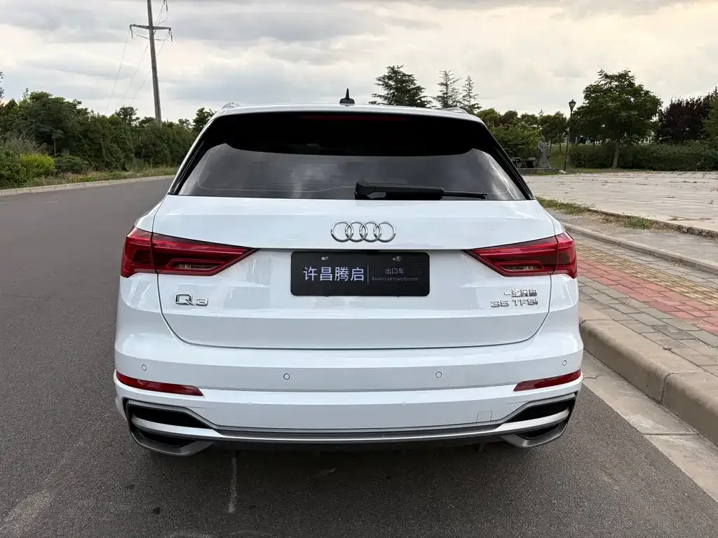 Audi Q3 — фото 10