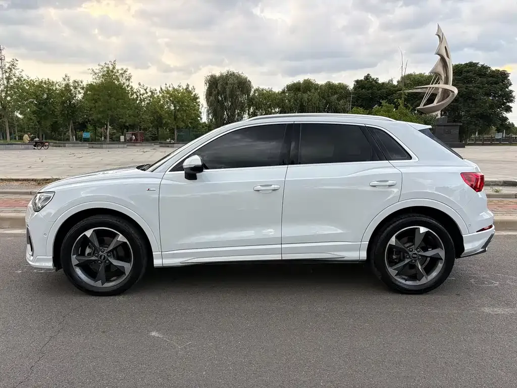 Audi Q3 — фото 6