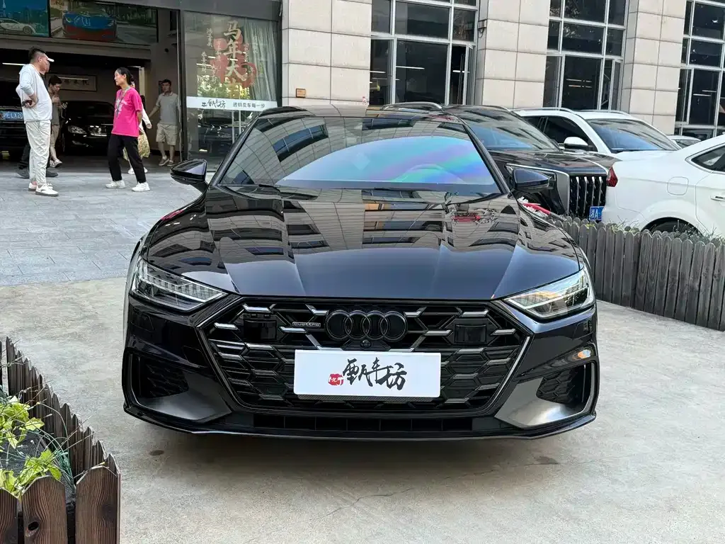 Audi A7L — фото 7