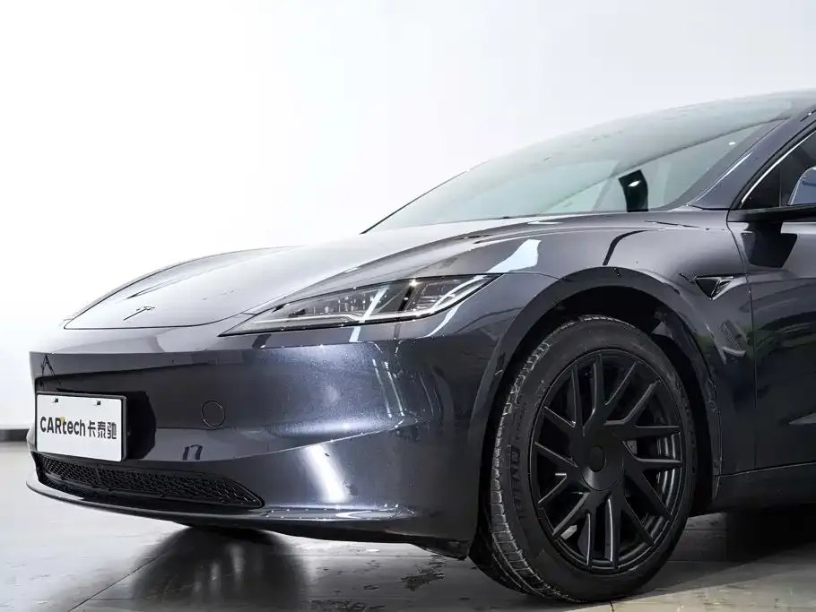Tesla Model 3 — фото 5