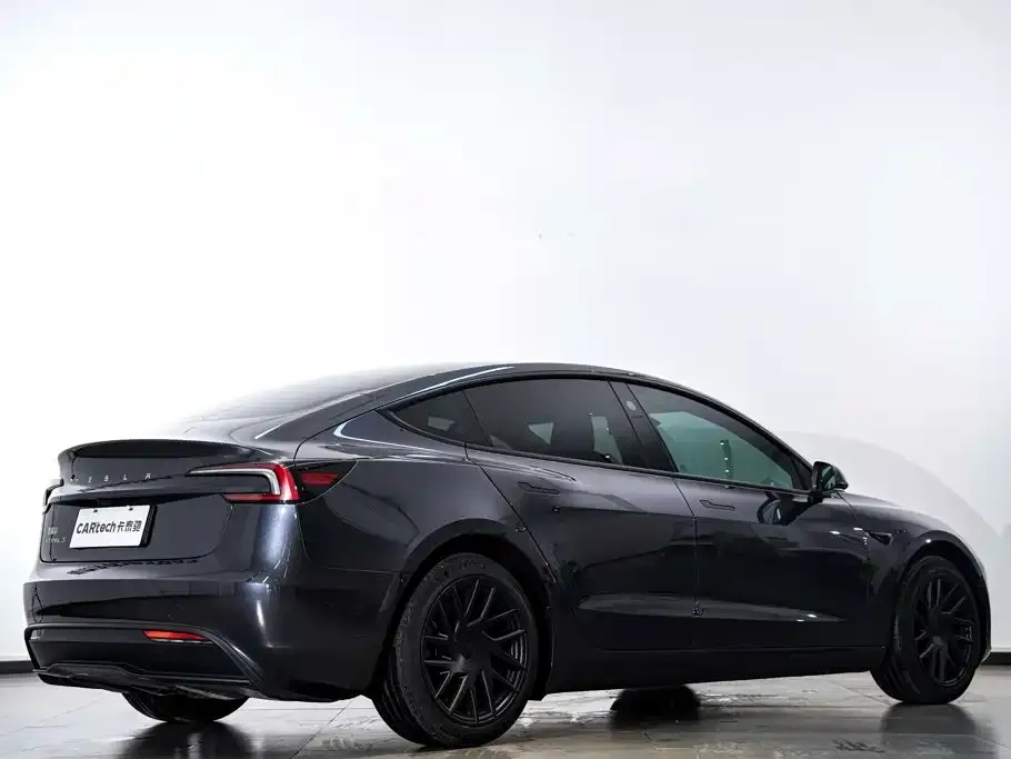Tesla Model 3 — фото 3