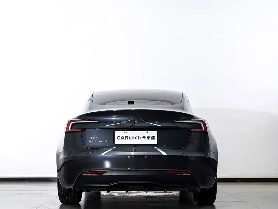 Tesla Model 3 — фото 9