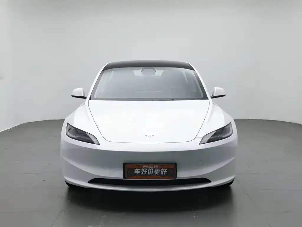 Tesla Model 3 — фото 3