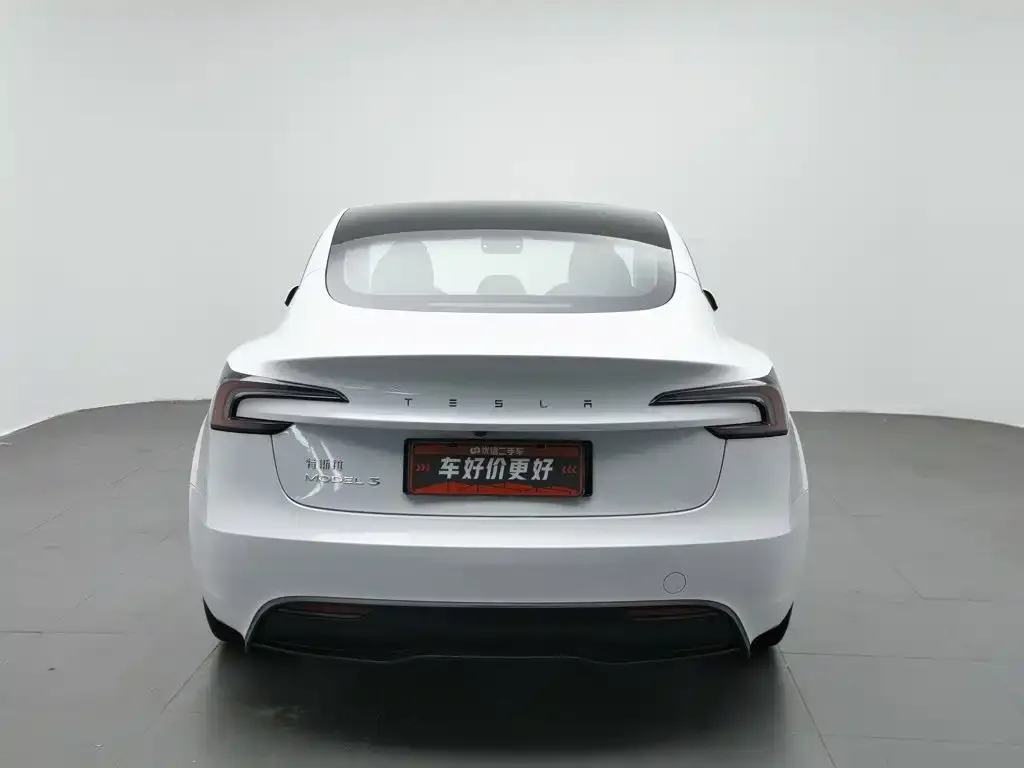 Tesla Model 3 — фото 5