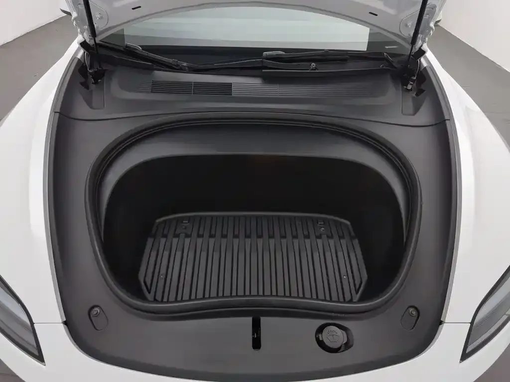 Tesla Model 3 — фото 2