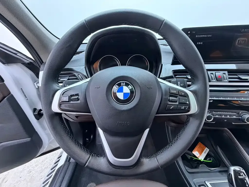 BMW X1 — фото 10