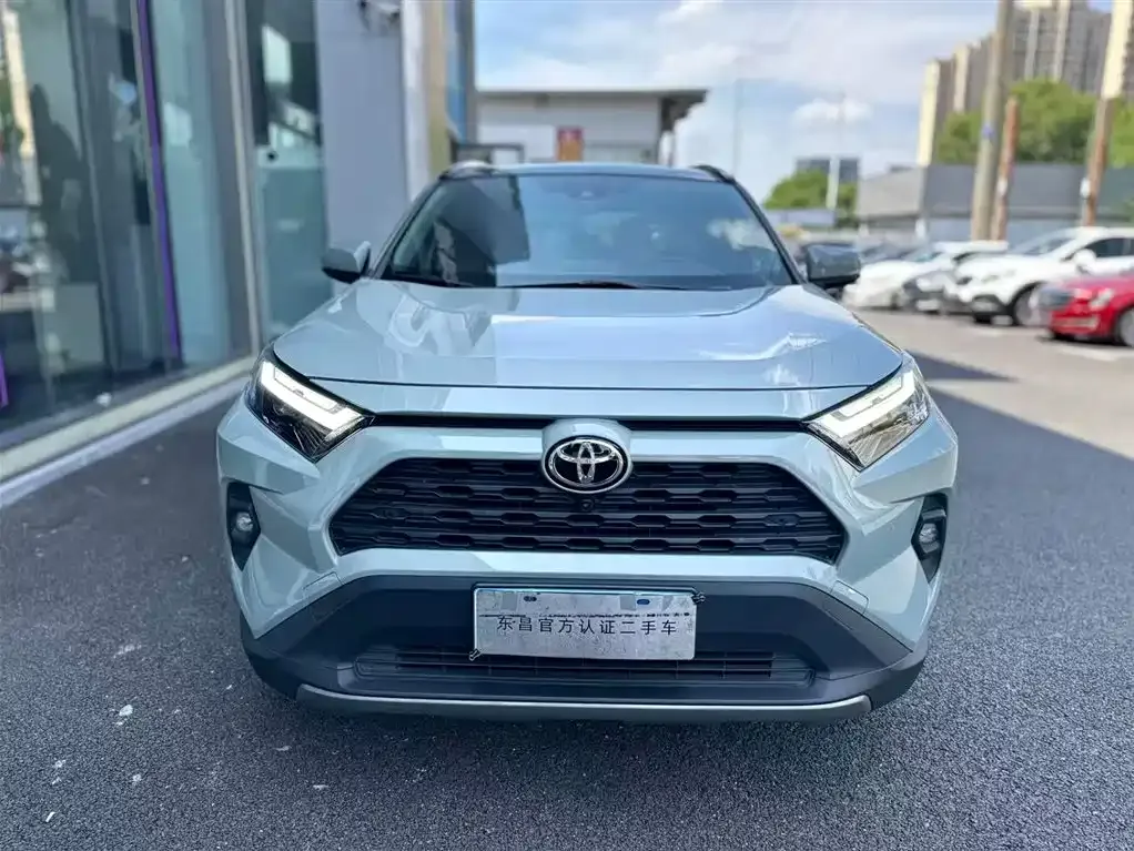 Toyota RAV4 — фото 6