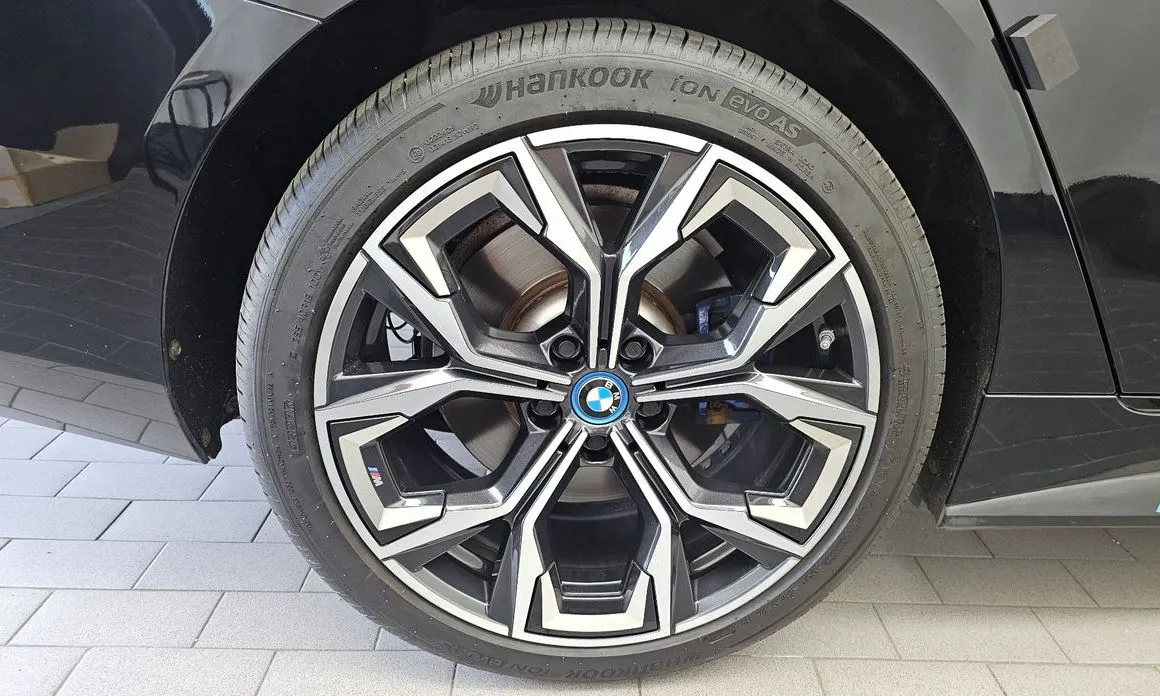 BMW i4 2022 из KR, фото 5