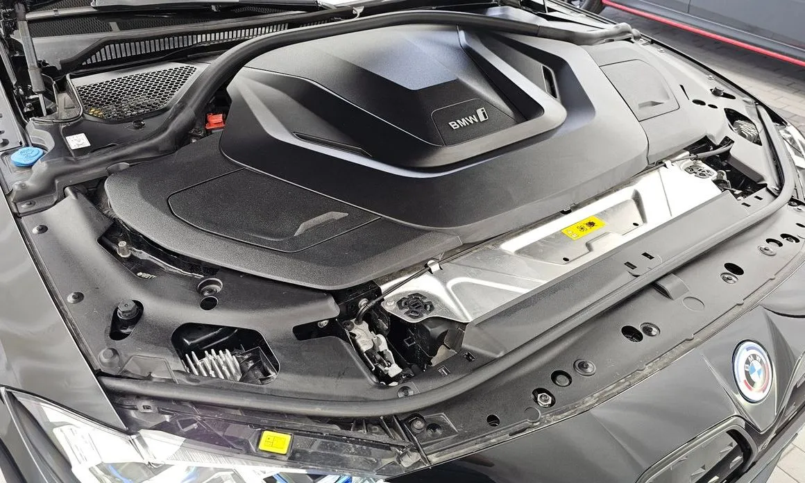 BMW i4 2022 из KR, фото 4