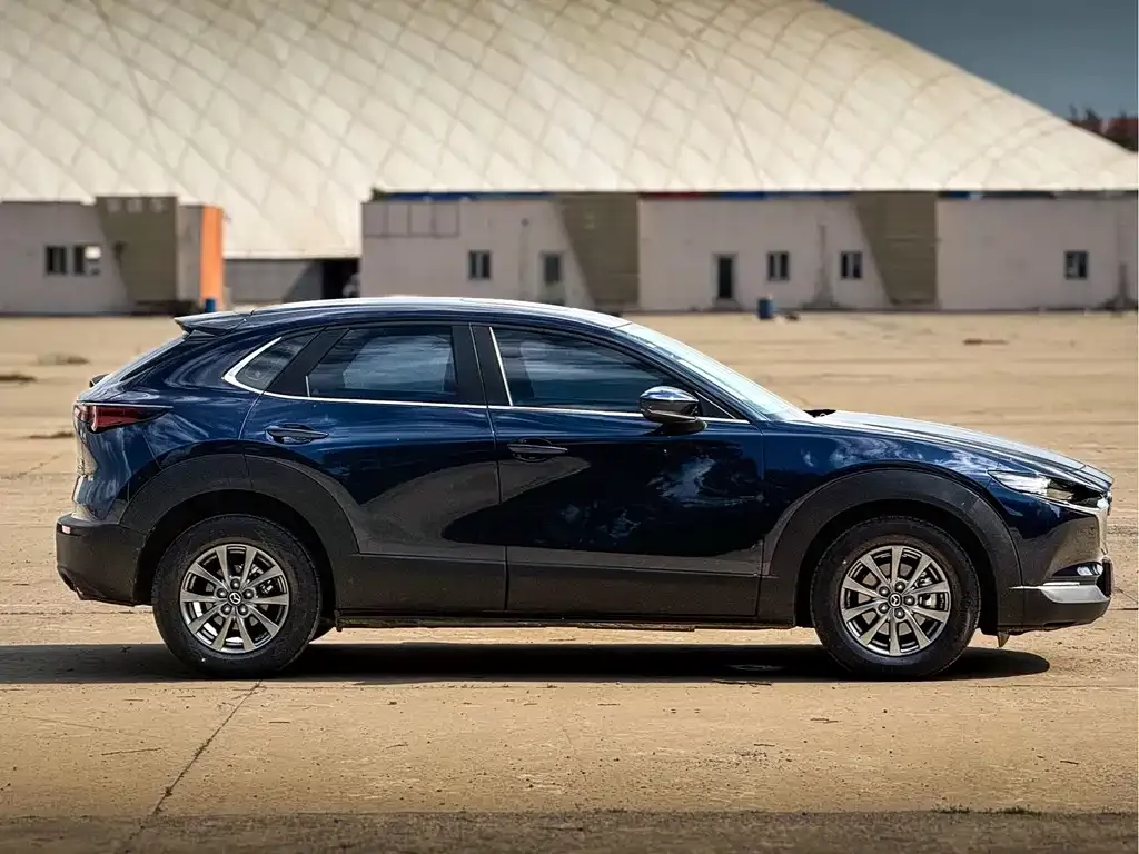 Mazda CX-30 2022 из CN, фото 2