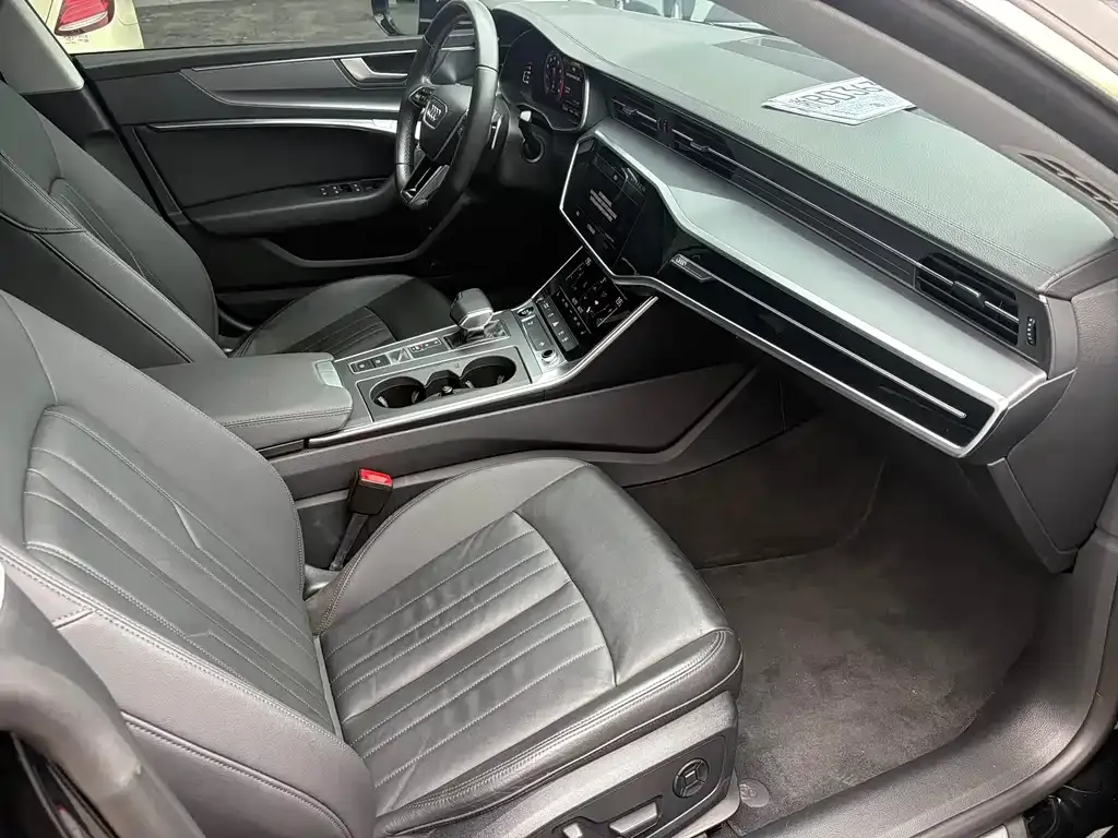 Audi A7 2021 из CN, фото 7