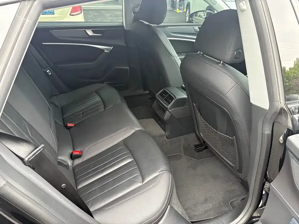 Audi A7 2021 из CN, фото 8