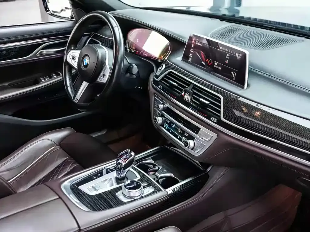 BMW 7 Series 2022 из CN, фото 8