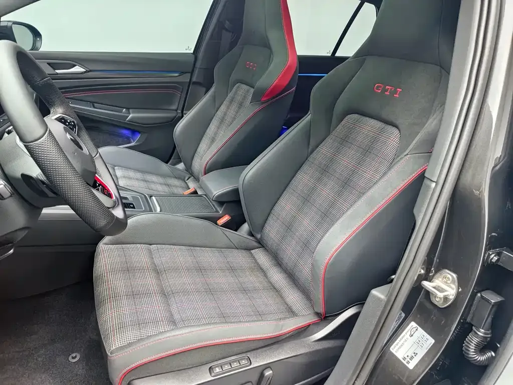 Volkswagen Golf GTI — фото 7