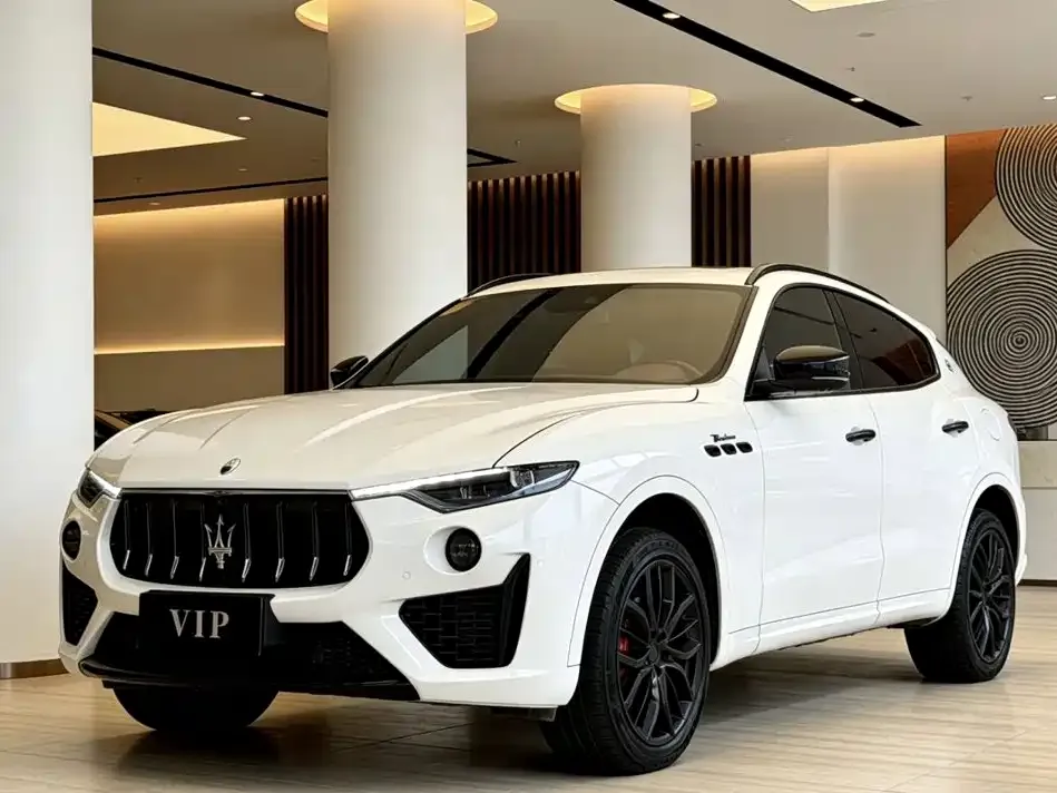 Maserati Levante — фото 1