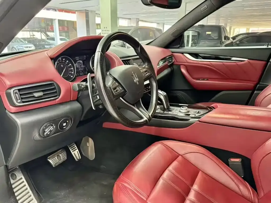 Maserati Levante — фото 7