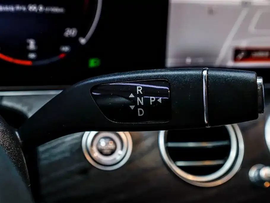 Mercedes-Benz E-Class (Import) — фото 4