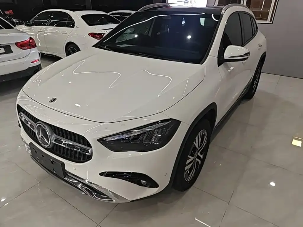 Mercedes-Benz GLA — фото 1