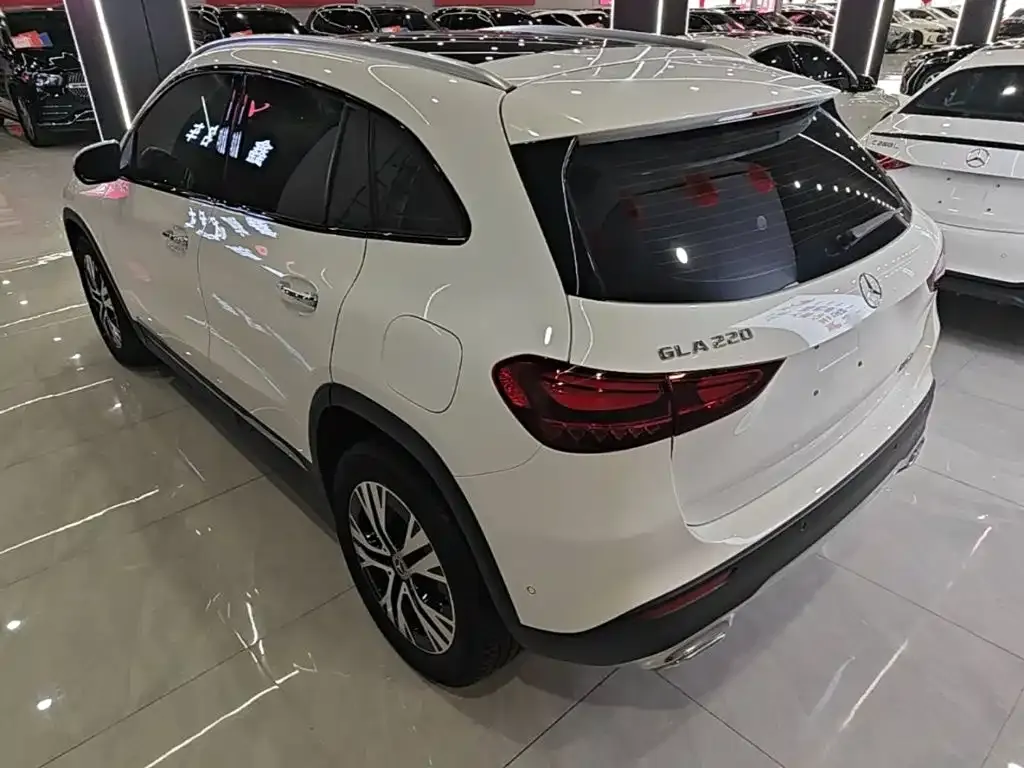 Mercedes-Benz GLA — фото 9