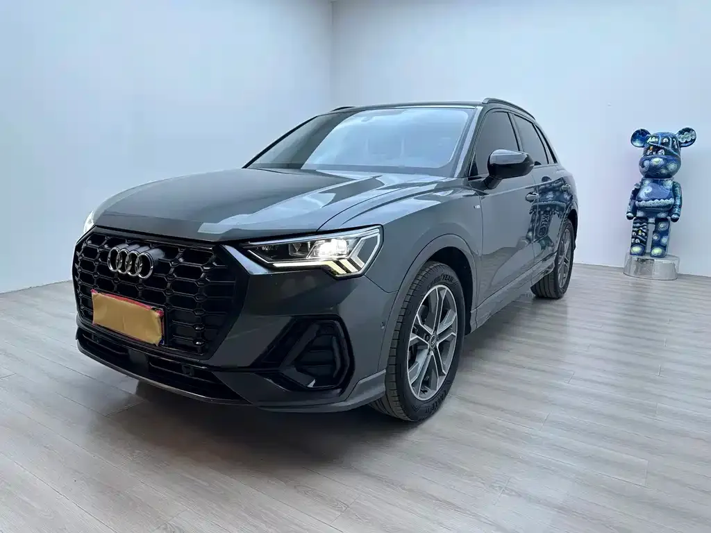 Audi Q3 — фото 1