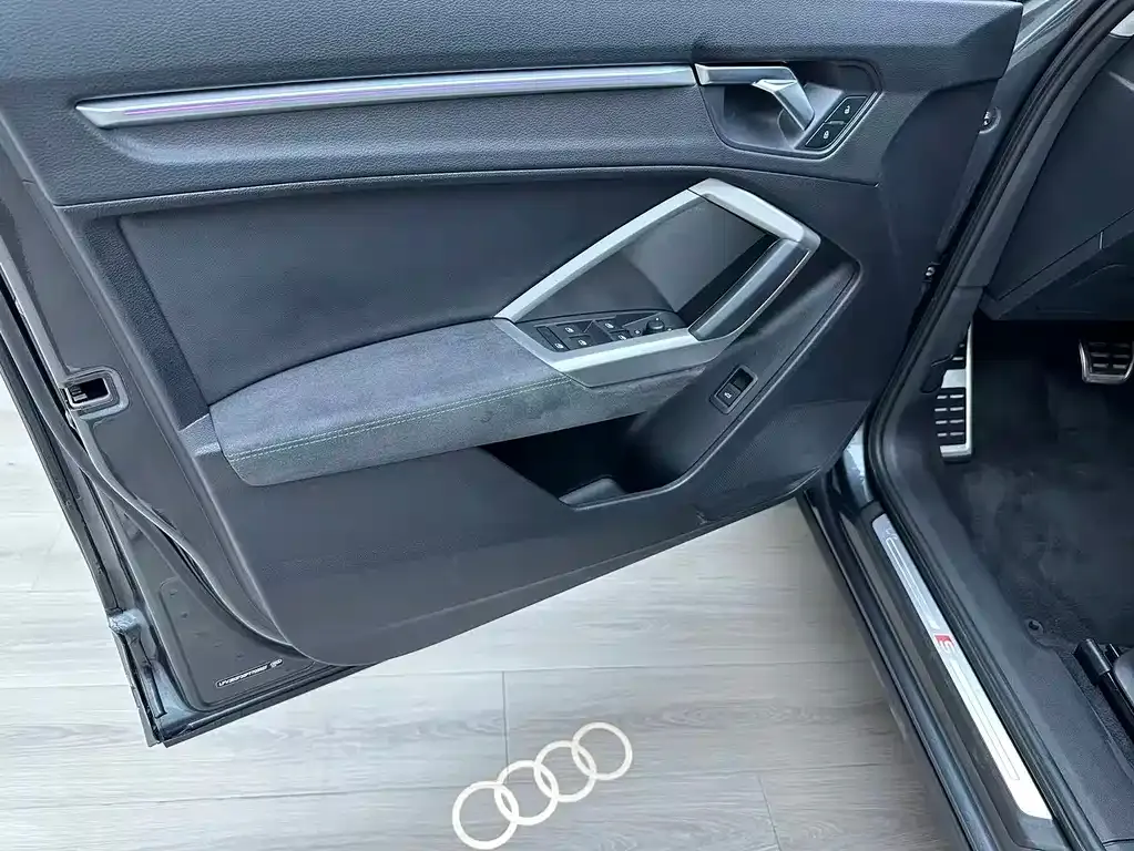 Audi Q3 — фото 8