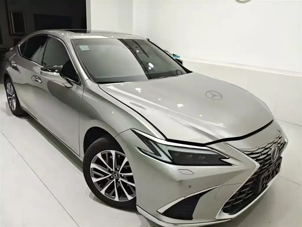 Lexus ES — фото 8
