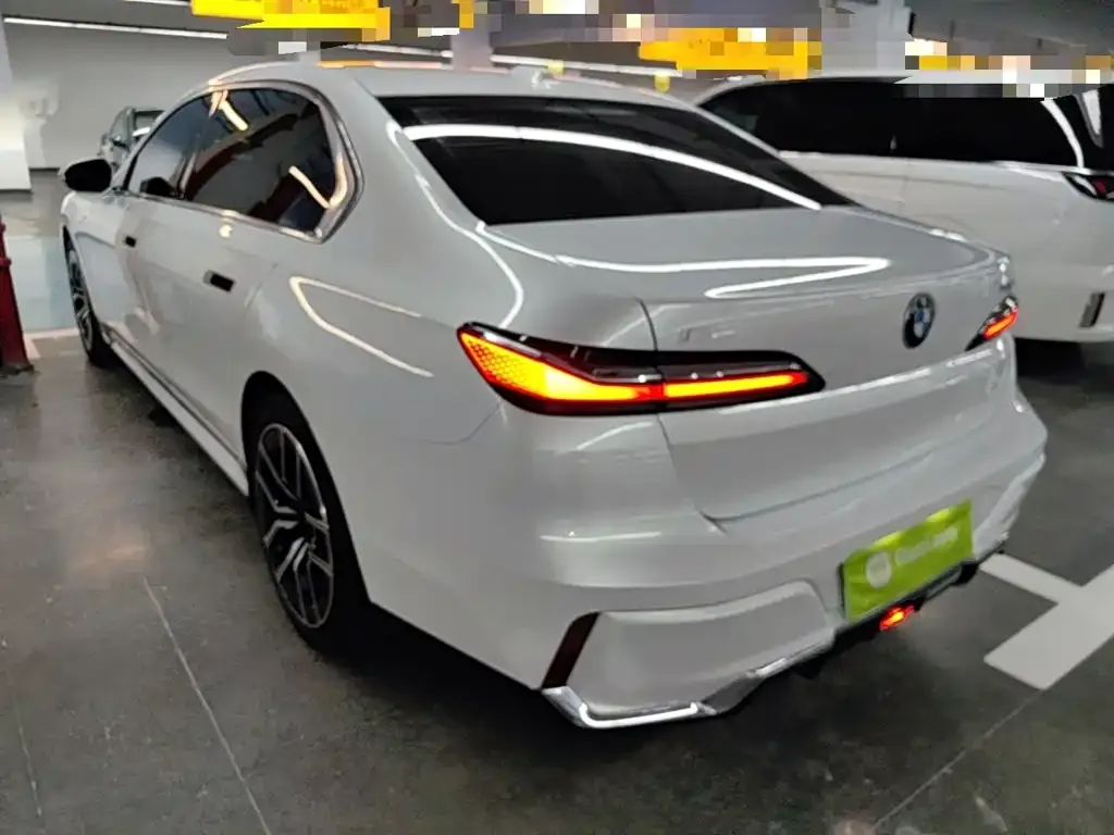 BMW i7 — фото 3