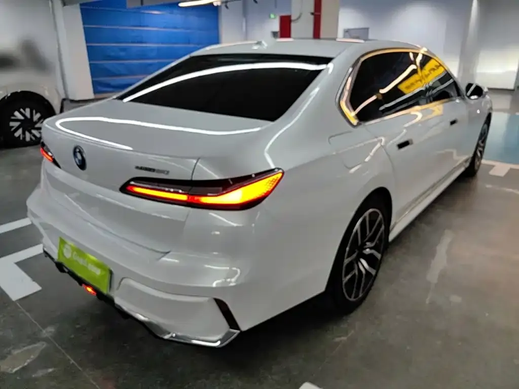 BMW i7 — фото 4