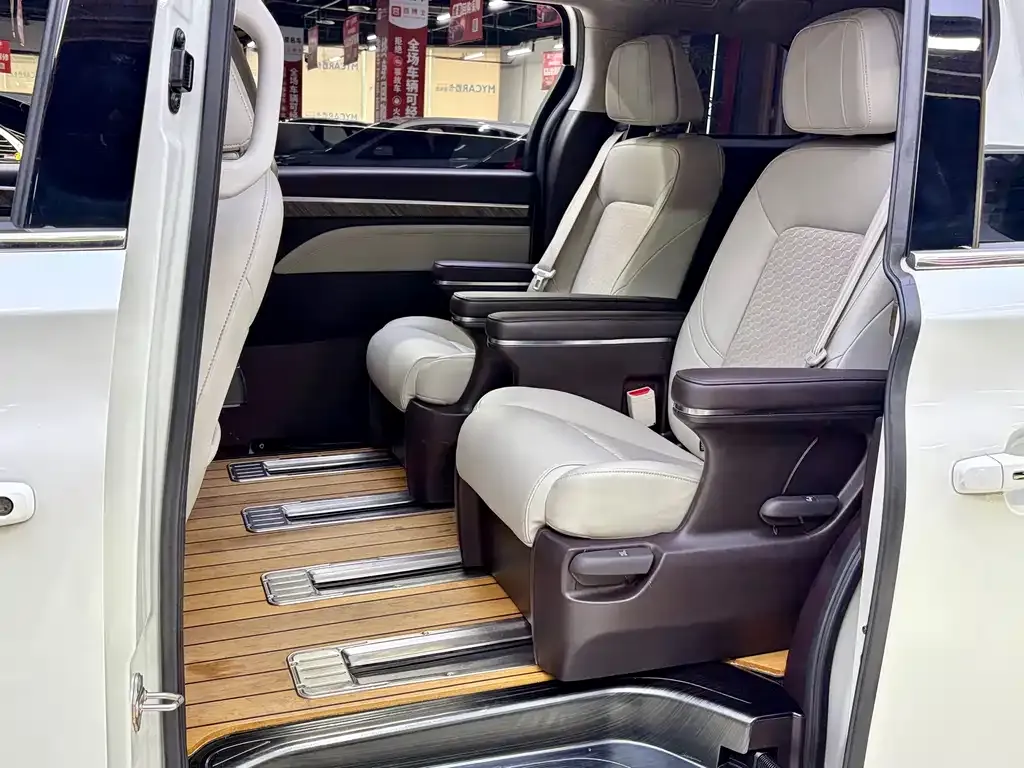 GAC Motor Trumpchi M8 — фото 7