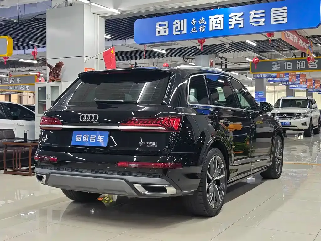 Audi Q7 — фото 10