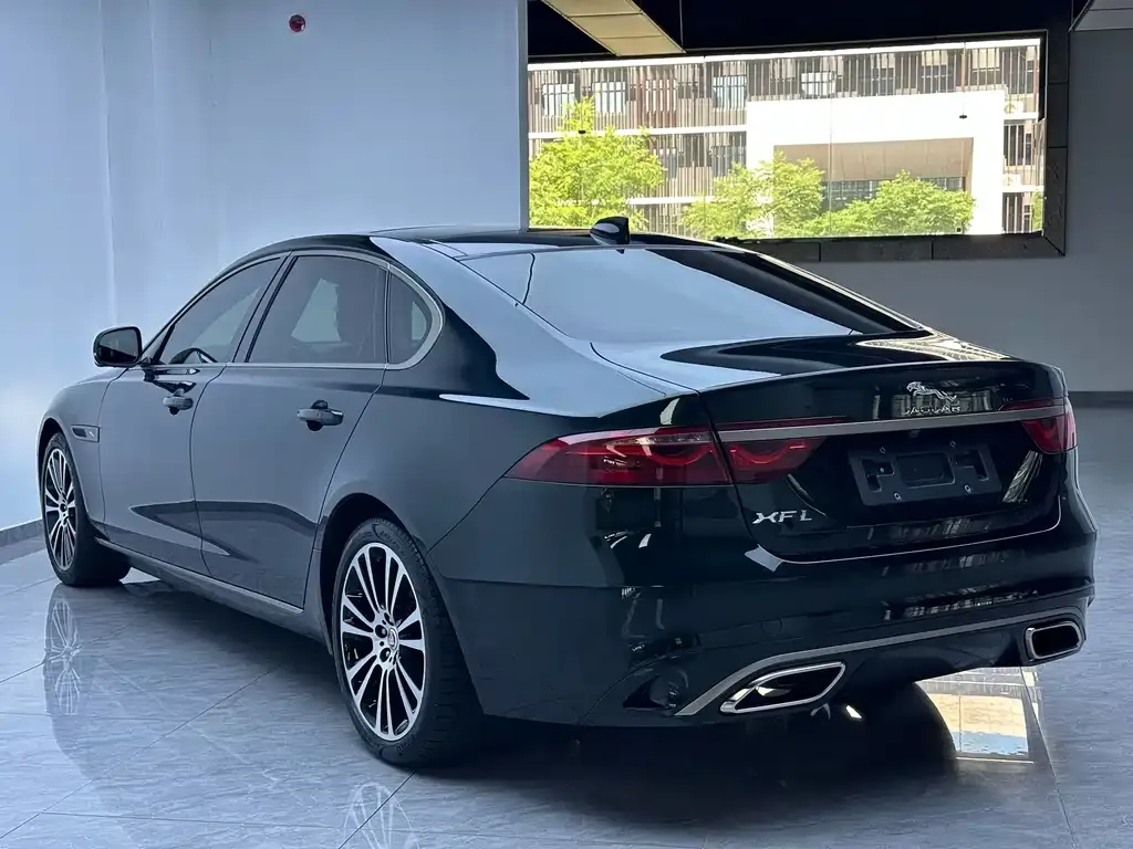 Jaguar XFL — фото 10