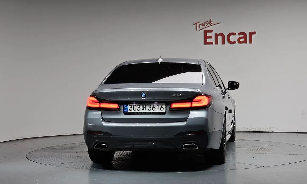 BMW 5-Series 2023 из KR, фото 2