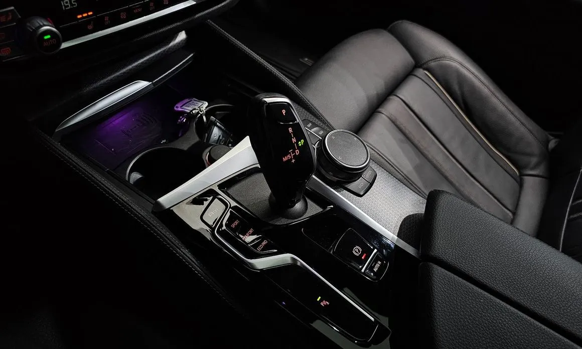 BMW 5-Series 2023 из KR, фото 10