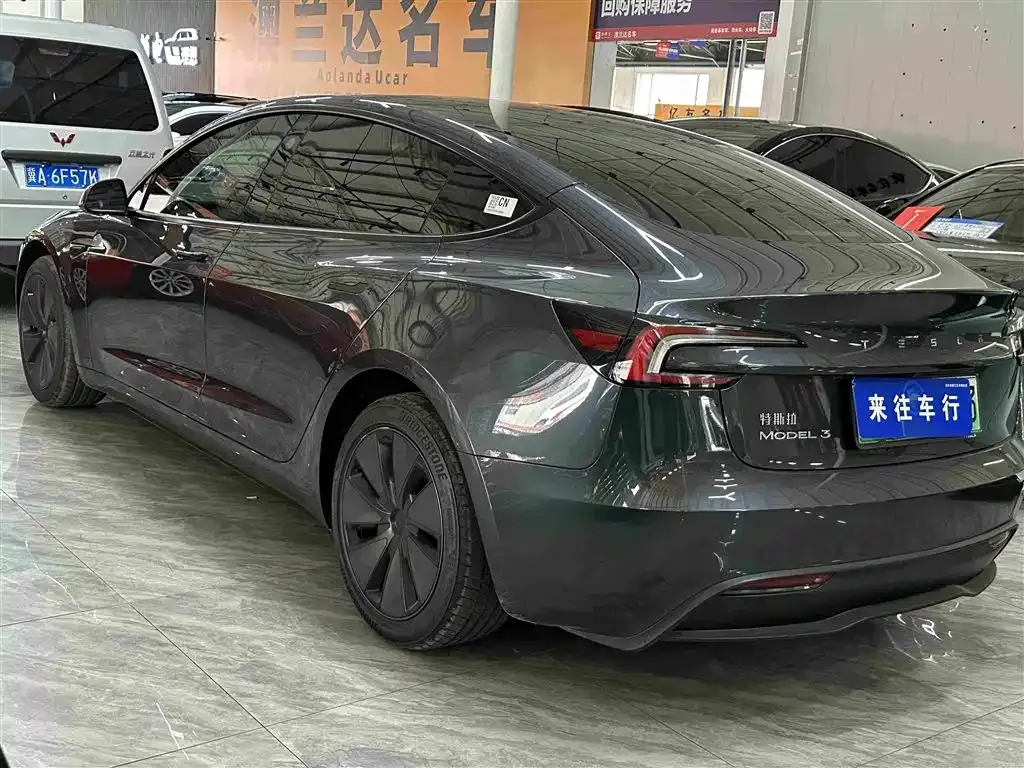 Tesla Model 3 — фото 10